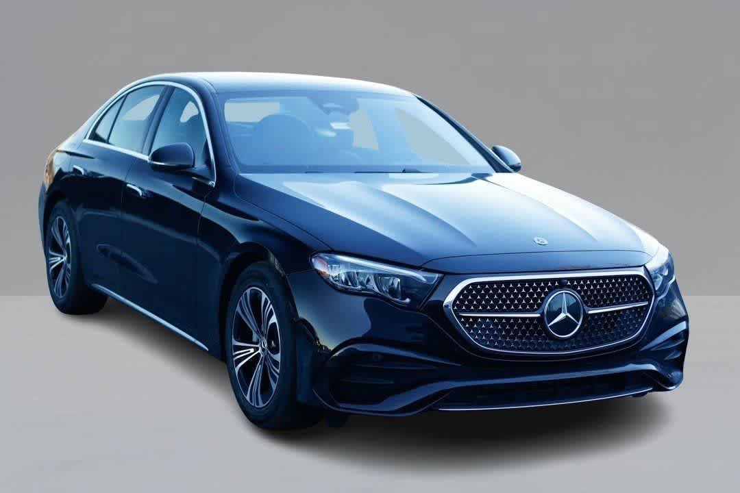 Used 2026 Mercedes-Benz E 350 4MATIC Sedan image 3