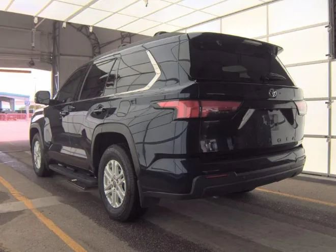 Used 2023 Toyota Sequoia SR5 w/ SR5 Premium Package AWD/4WD image 2