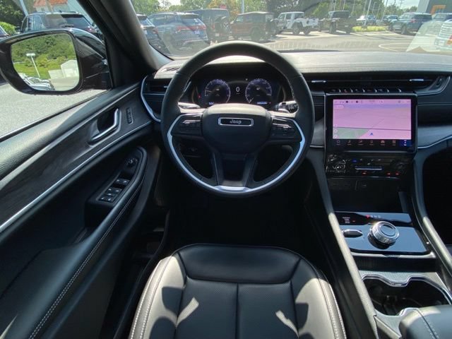 Used 2025 Jeep Grand Cherokee L Limited w/ Luxury Tech Group II AWD/4WD image 29