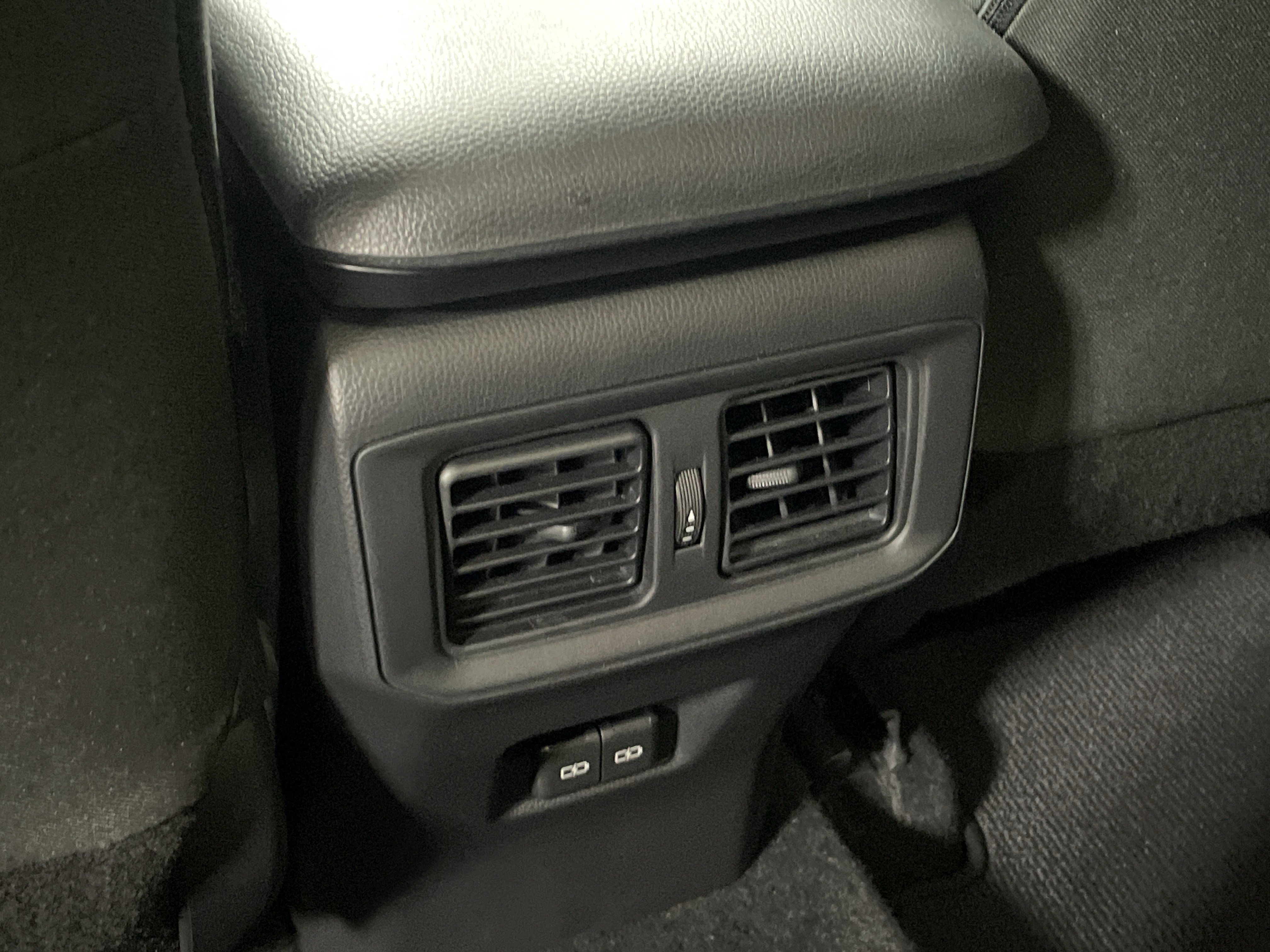 Used 2025 Toyota RAV4 XLE w/ Convenience Package image 29