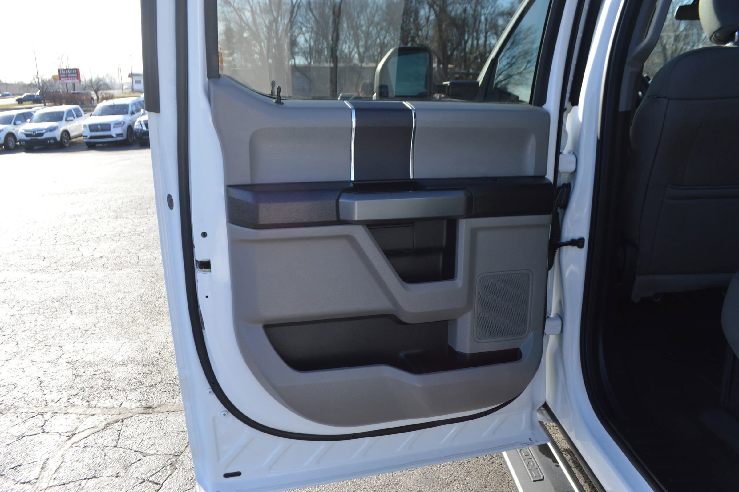 Used 2018 Ford F350 XLT AWD/4WD image 17