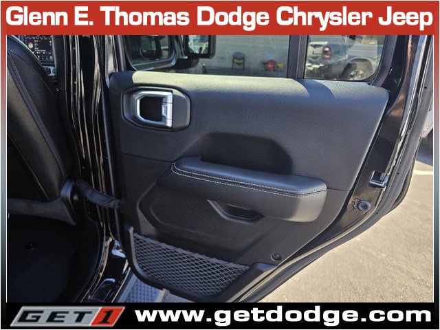 Certified 2022 Jeep Wrangler Unlimited Sahara w/ Cold Weather Group image 31