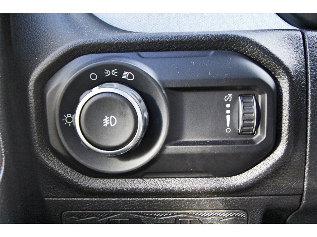 Used 2025 Jeep Wrangler Sport image 9