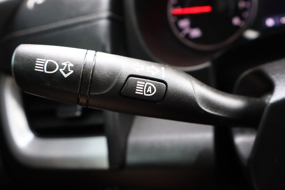 Used 2022 GMC Terrain SLT image 32