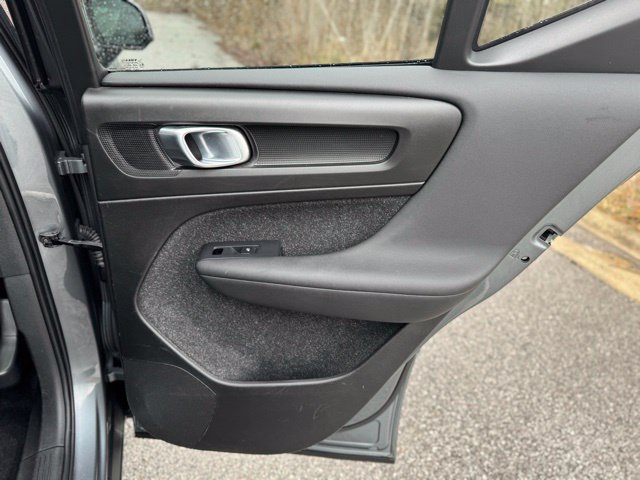 Used 2019 Volvo XC40 T5 Momentum AWD/4WD image 14