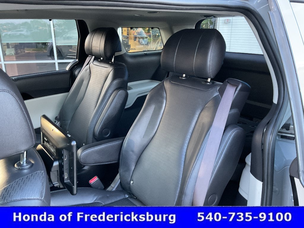 Used 2023 Kia Carnival SX Prestige FWD image 30