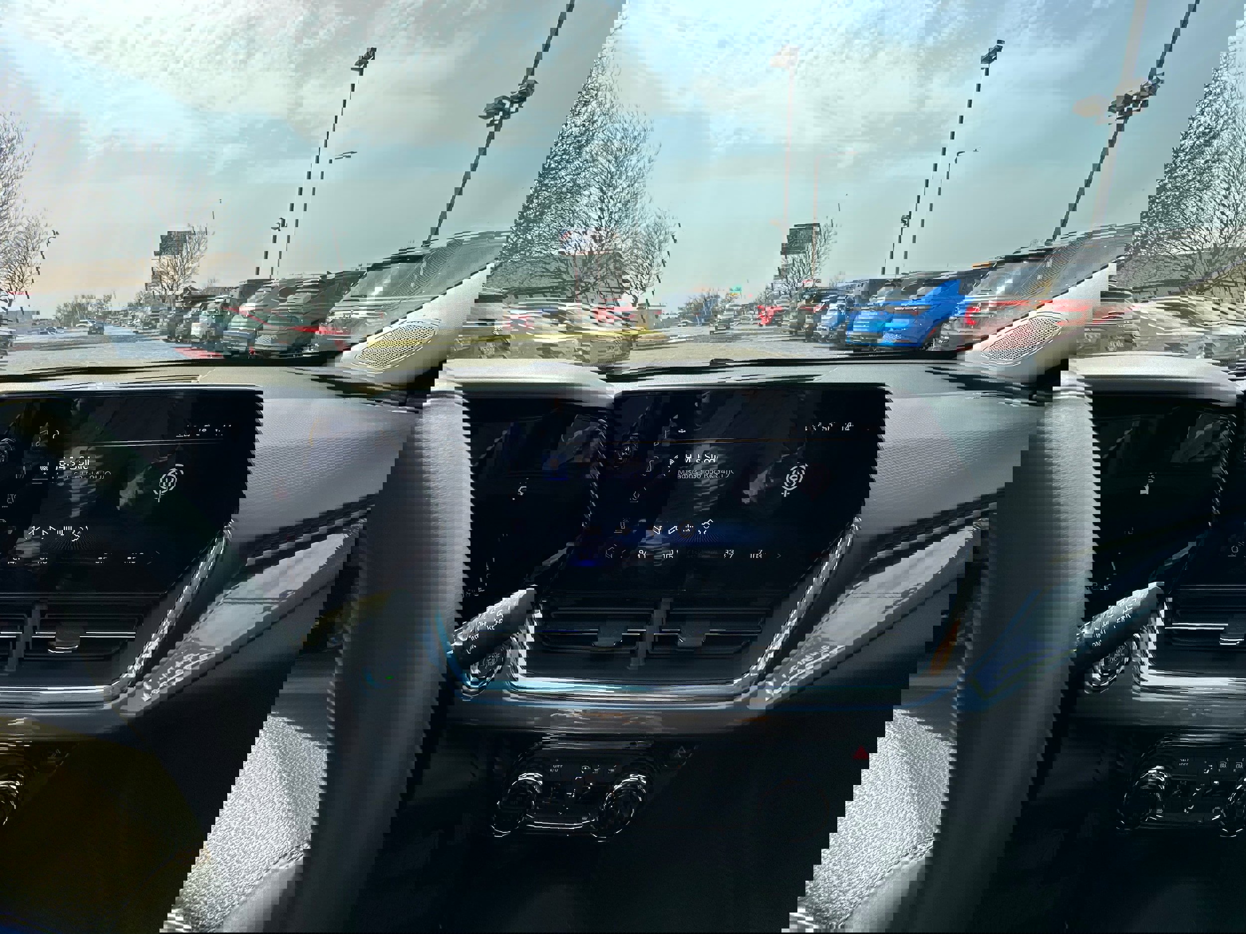 Used 2025 Chevrolet Trax ACTIV w/ Driver Confidence Package image 15