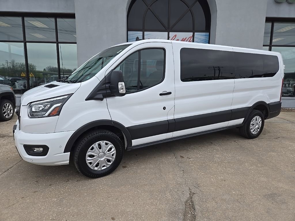 Used 2023 Ford Transit 350 XLT RWD image 4