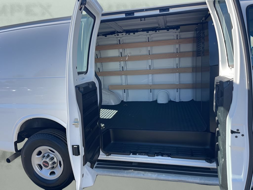 Used 2023 GMC Savana 2500 Extended w/ Driver Convenience Package RWD image 21