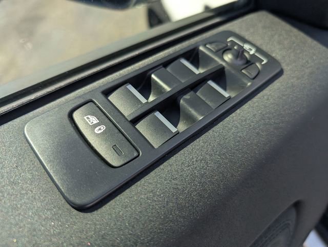 Used 2023 Land Rover Discovery Sport SE image 15