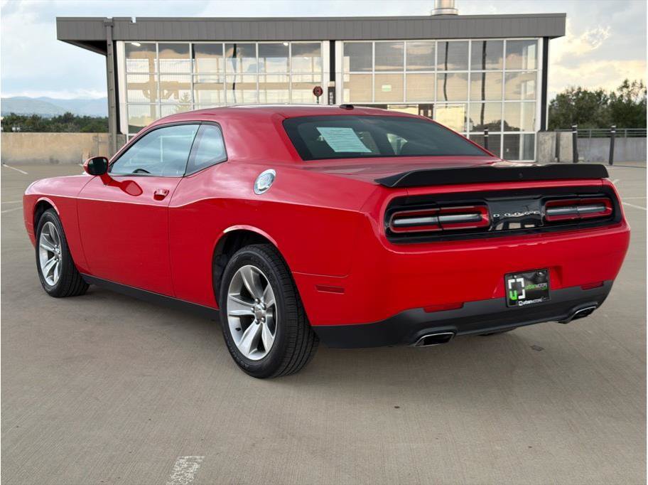 Used 2016 Dodge Challenger SXT RWD image 6