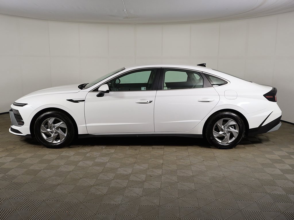 Certified 2025 Hyundai Sonata SE image 11