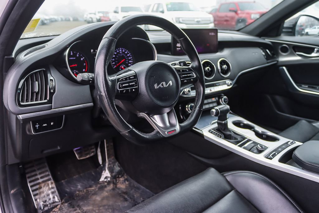 Used 2022 Kia Stinger GT1 image 8