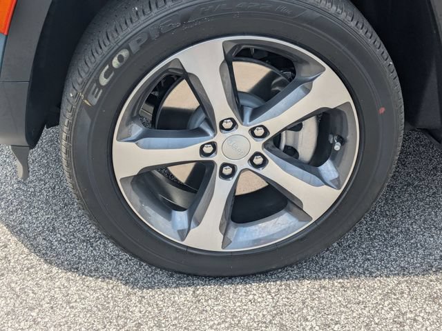 New 2026 Jeep Grand Cherokee L Limited RWD image 10