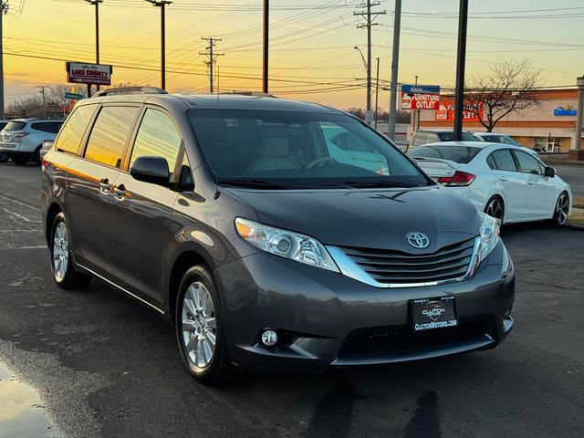 Used 2012 Toyota Sienna XLE AWD/4WD image 3
