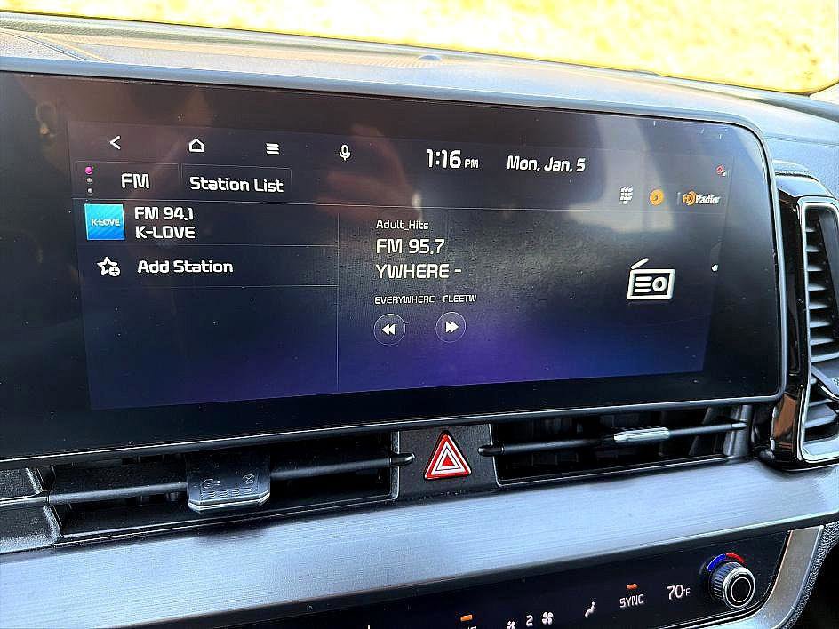 Used 2023 Kia Sportage EX image 17