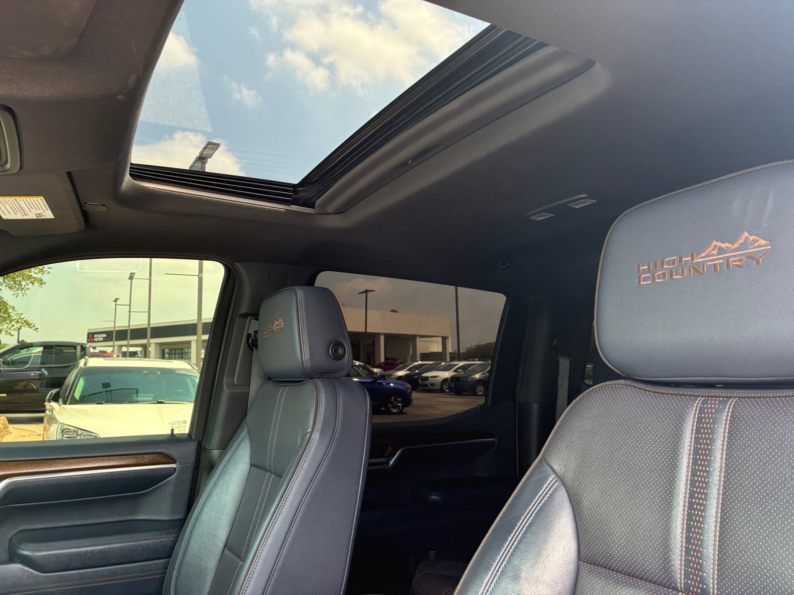 Used 2022 Chevrolet Silverado 1500 High Country w/ High Country Premium Package AWD/4WD image 19