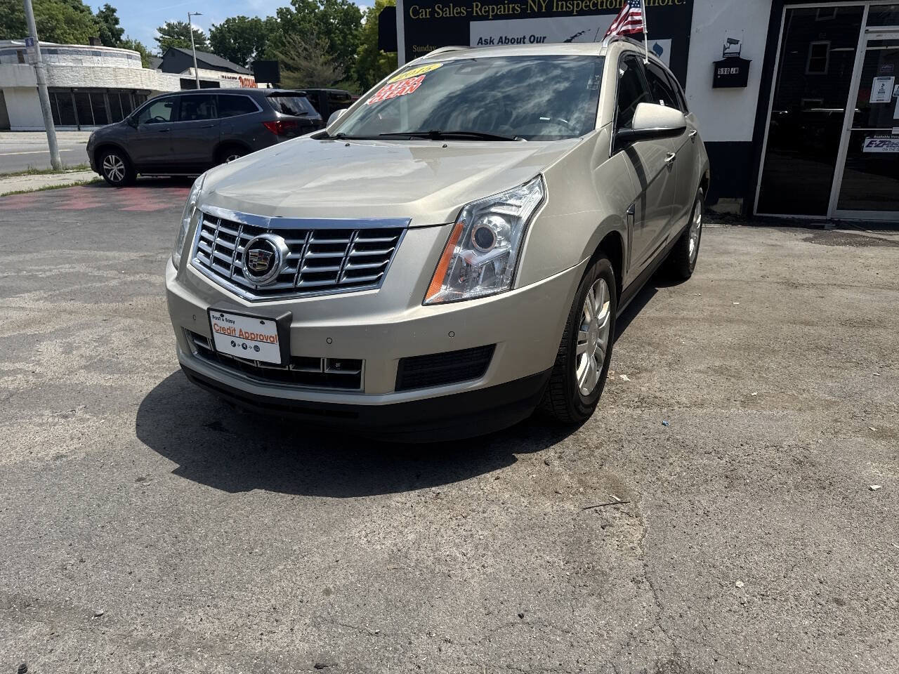 Used 2015 Cadillac SRX Luxury w/ Driver Awareness Package AWD/4WD image 2