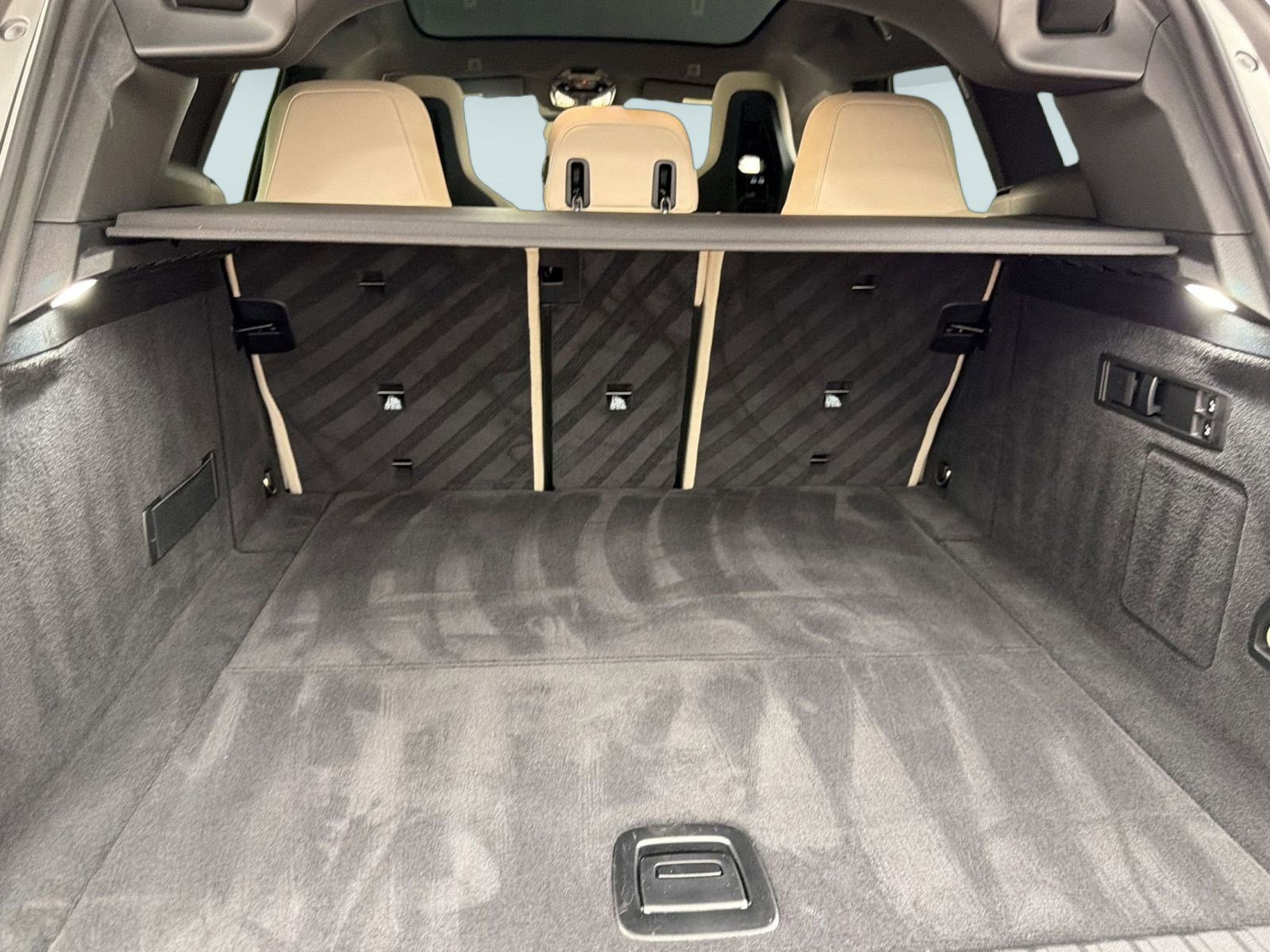 Certified 2023 BMW iX xDrive50 w/ Premium Package image 33