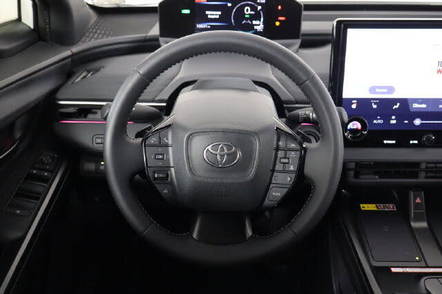 Used 2026 Toyota C-HR AWD/4WD image 8