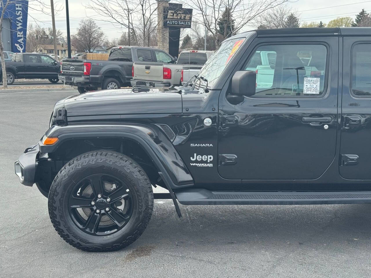 Used 2018 Jeep Wrangler Unlimited Sahara w/ Uconnect 4C Nav & Sound Group image 11