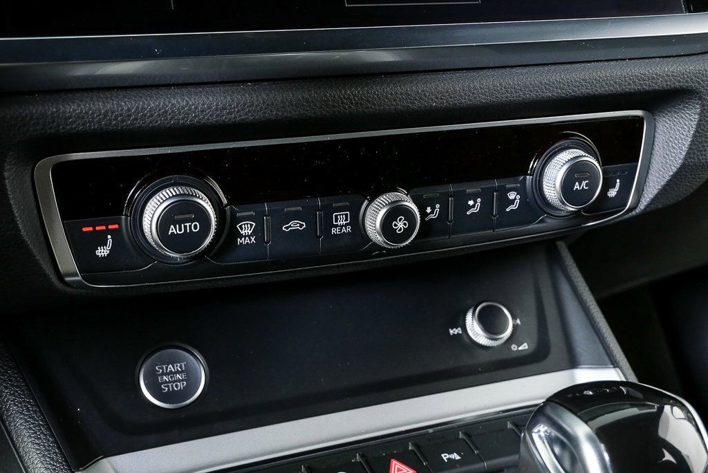 Used 2019 Audi Q3 2.0T Premium w/ Convenience Package image 15