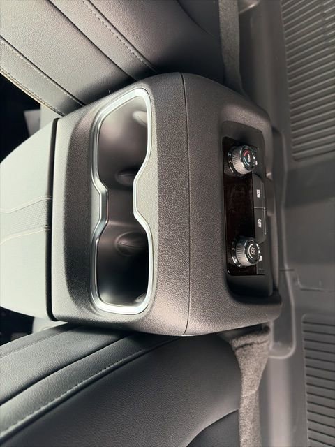 New 2026 Chevrolet Traverse High Country image 13