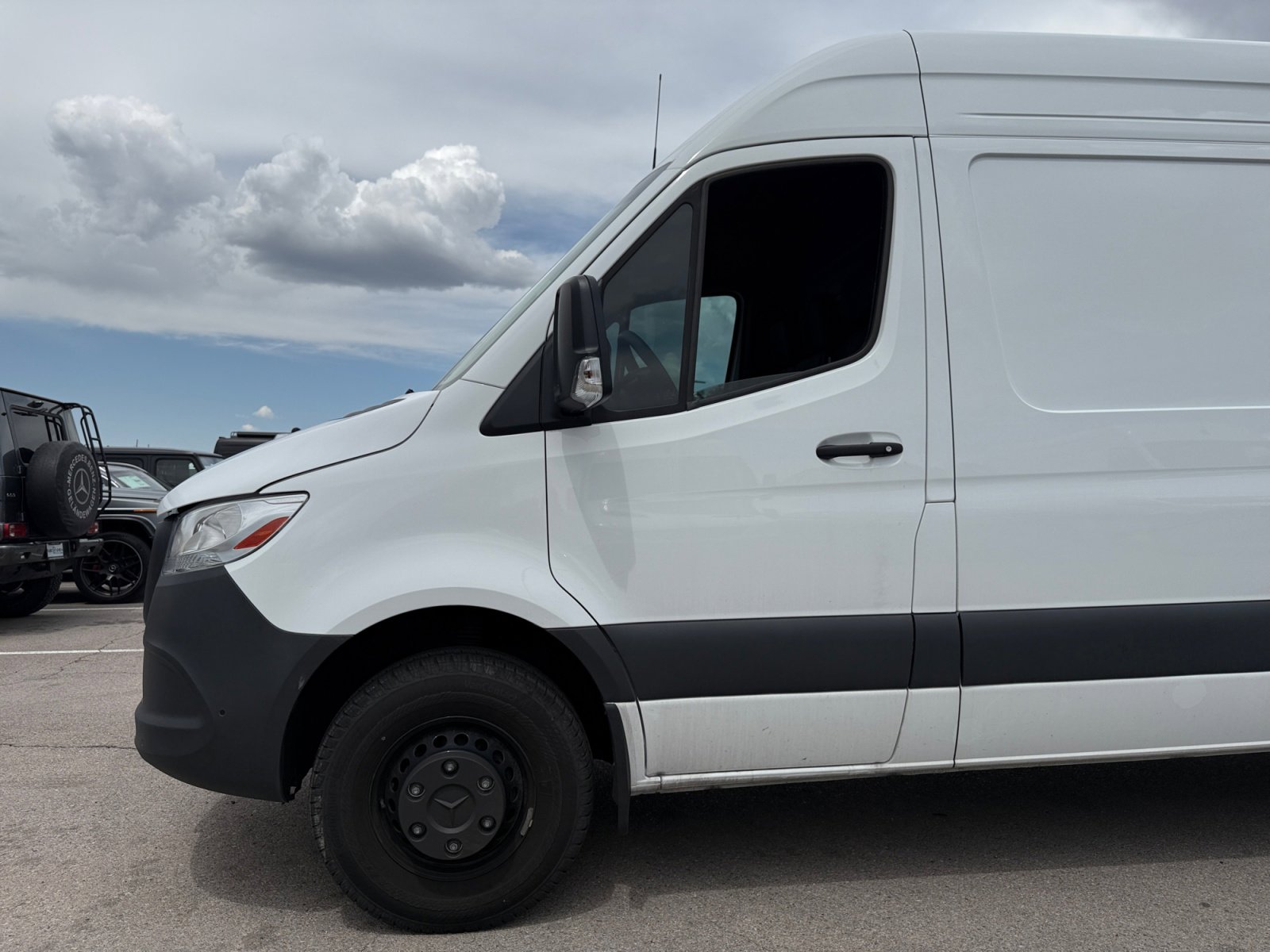 Used 2024 Mercedes-Benz Sprinter 4500 image 26