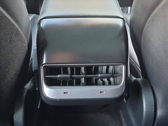 Used 2024 Tesla Model Y Long Range AWD/4WD image 17