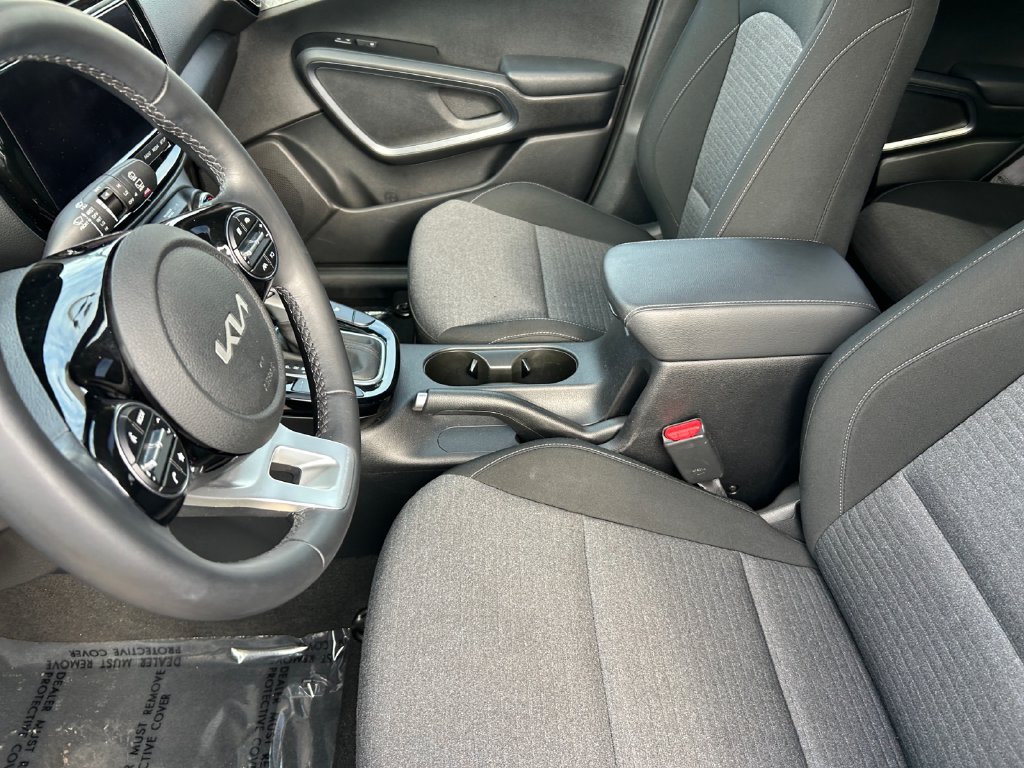 Used 2023 Kia Soul EX FWD image 9