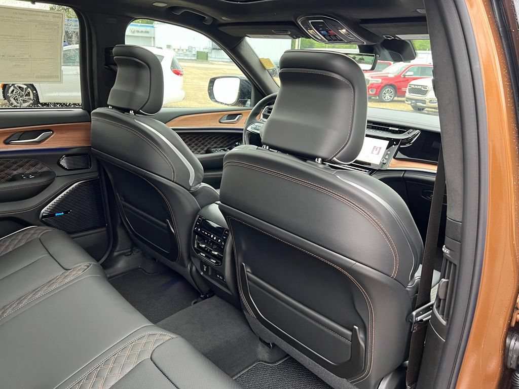 New 2027 Jeep Grand Cherokee Summit AWD/4WD image 21