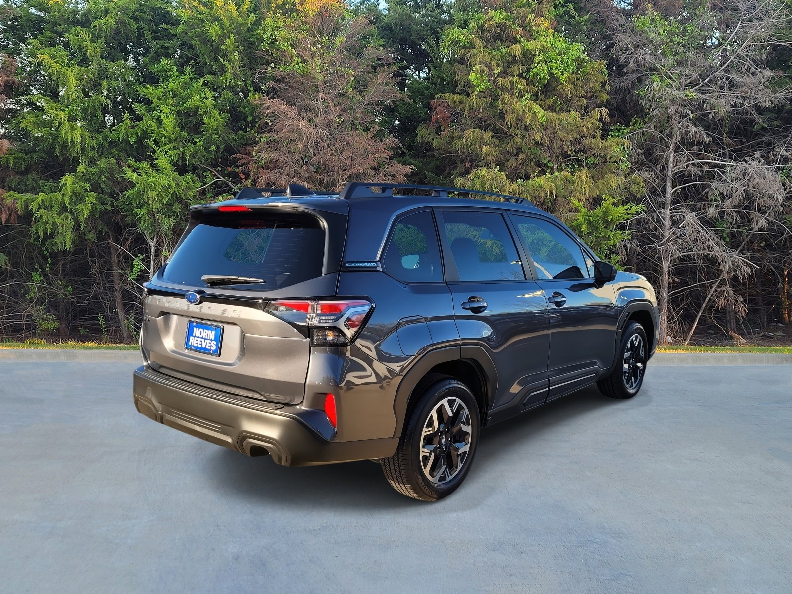 Used 2025 Subaru Forester Premium image 17