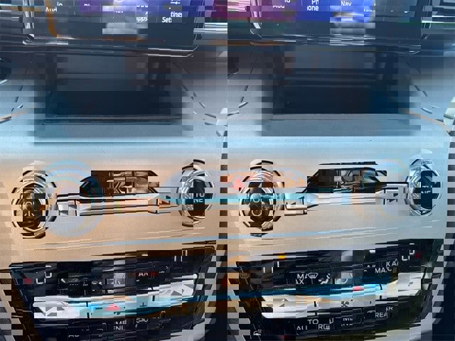 Used 2021 Ford Explorer XLT w/ Equipment Group 202A image 19