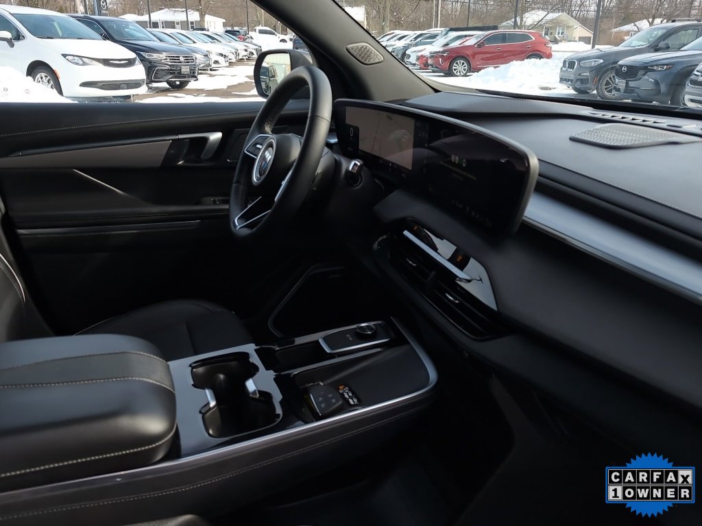 Used 2025 Buick Enclave Preferred image 9