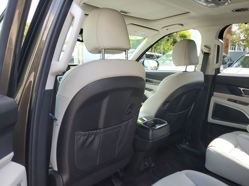 Used 2021 Kia Telluride SX w/ Nightfall Edition Package AWD/4WD image 15