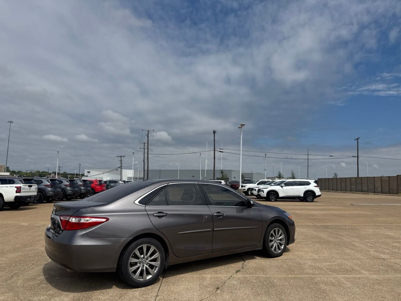 Used 2017 Toyota Camry XLE FWD image 23
