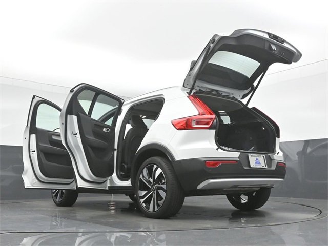 Used 2024 Volvo XC40 B5 Plus w/ Protection Package Premier image 53