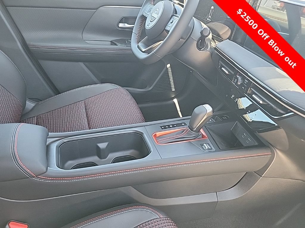 New 2025 Nissan Kicks SR FWD image 40