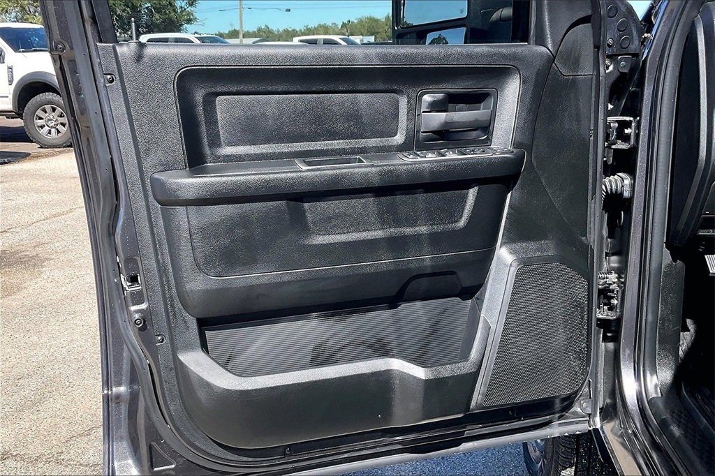 Used 2024 RAM 3500 Tradesman w/ Chrome Appearance Group image 17