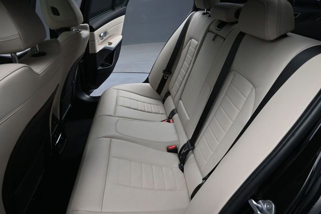 Used 2019 BMW 330i Sedan w/ Premium Package RWD image 19