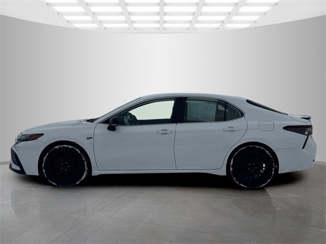 Used 2024 Toyota Camry SE image 4