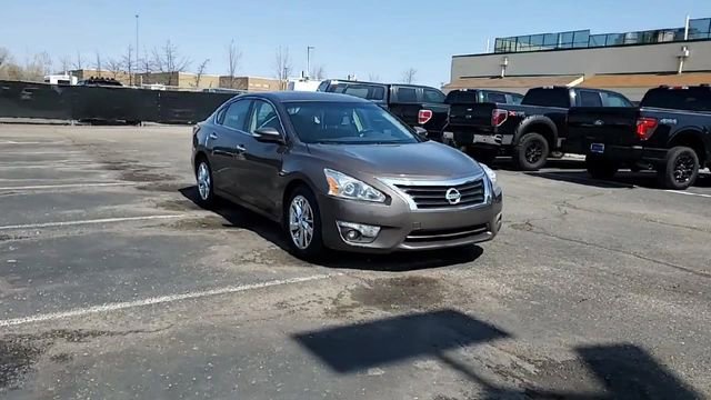 Used 2013 Nissan Altima 2.5 SV w/ 2.5SV Convenience Pkg image 2