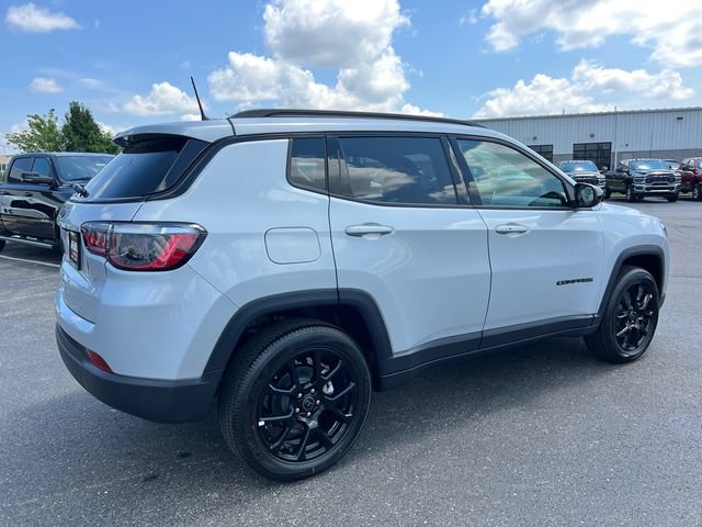 New 2026 Jeep Compass Latitude AWD/4WD image 8