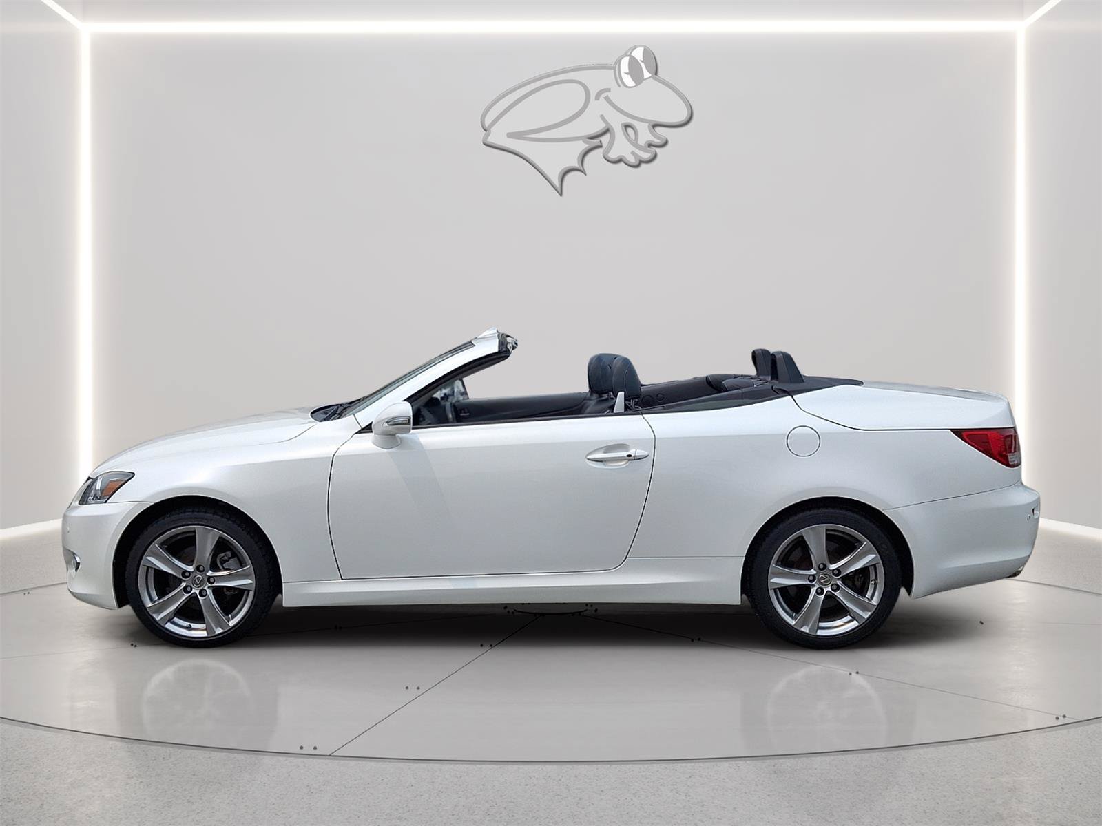 Used 2013 Lexus IS 250C RWD image 7