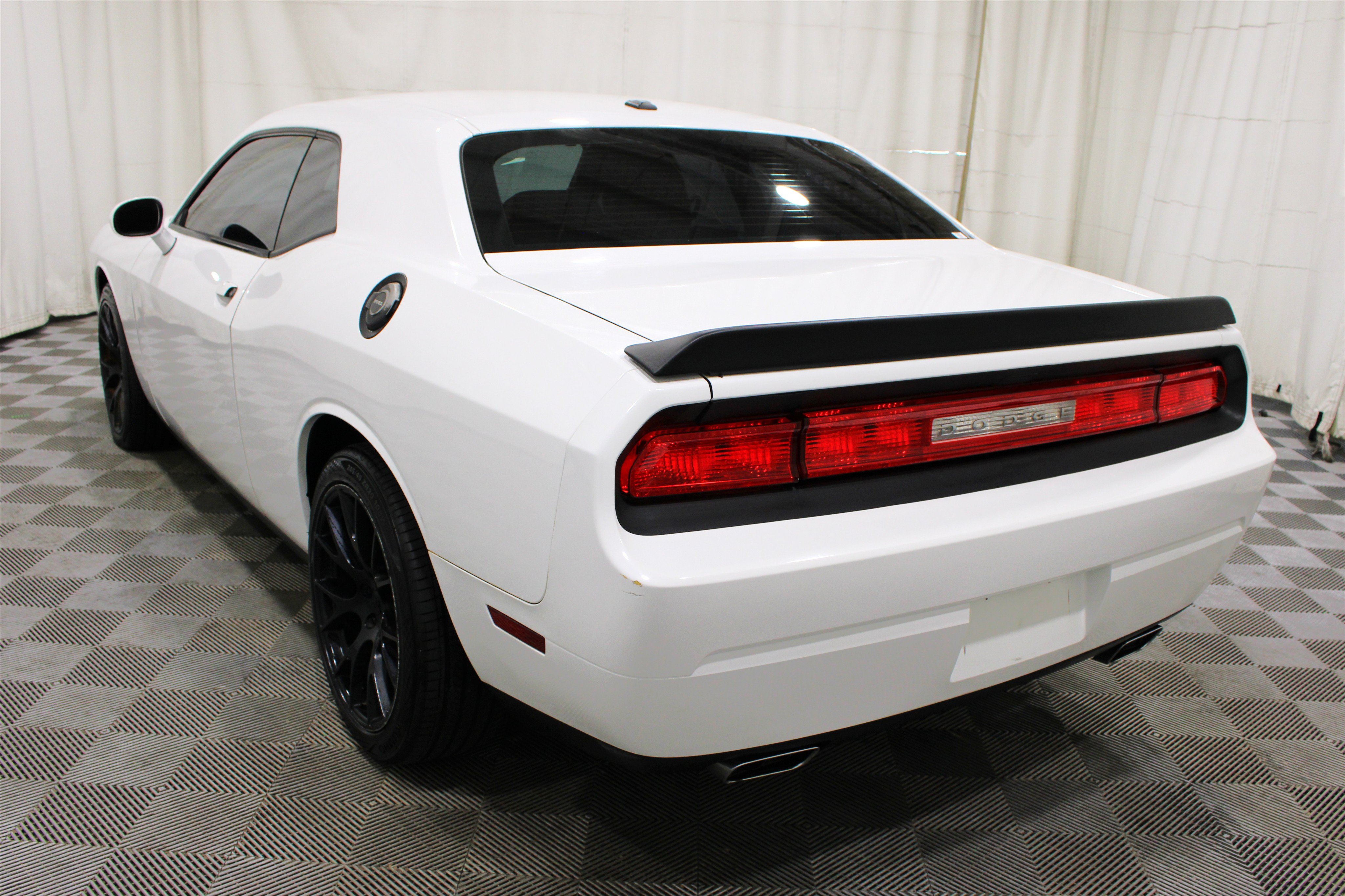 Used 2014 Dodge Challenger SXT RWD image 24