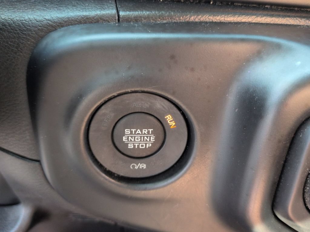 Used 2022 Jeep Wrangler Unlimited Sport AWD/4WD image 17