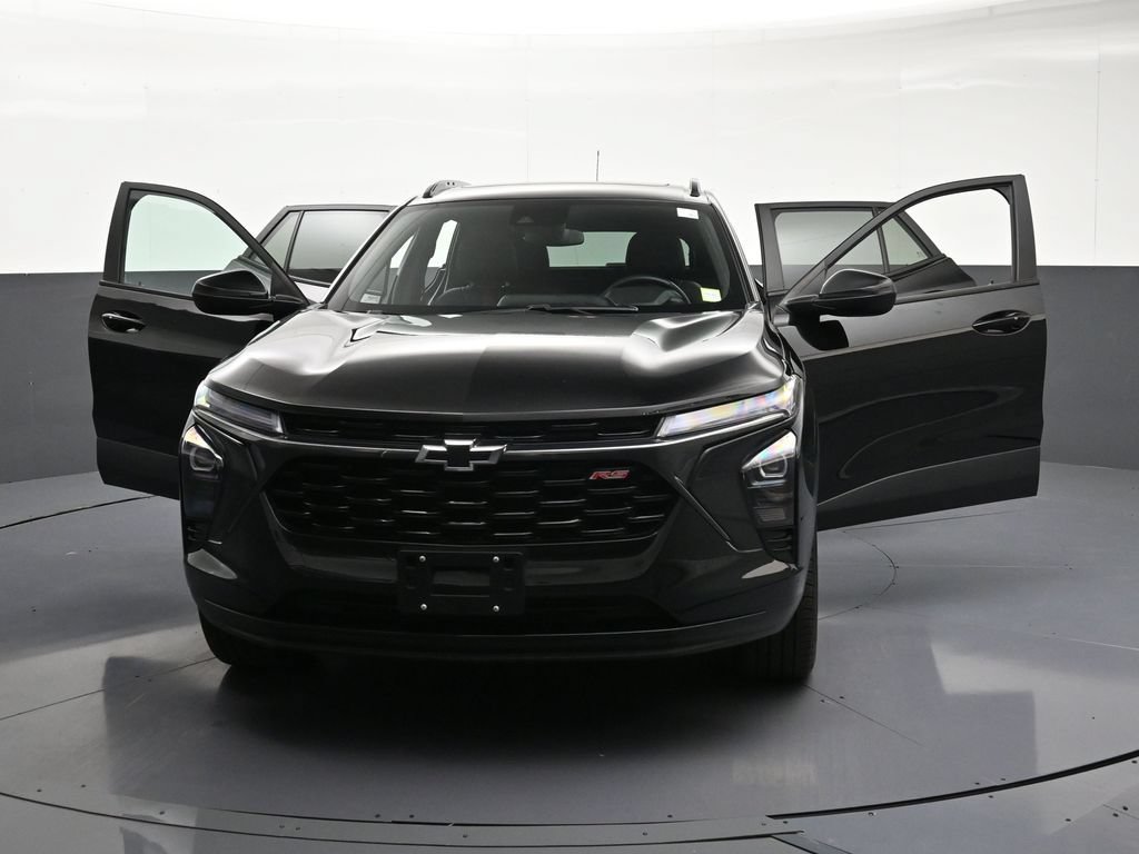 Used 2024 Chevrolet Trax RS w/ Sunroof Package FWD image 37