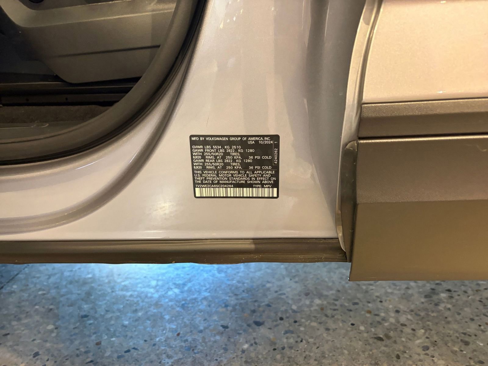 Used 2025 Volkswagen Atlas Cross Sport SE image 30