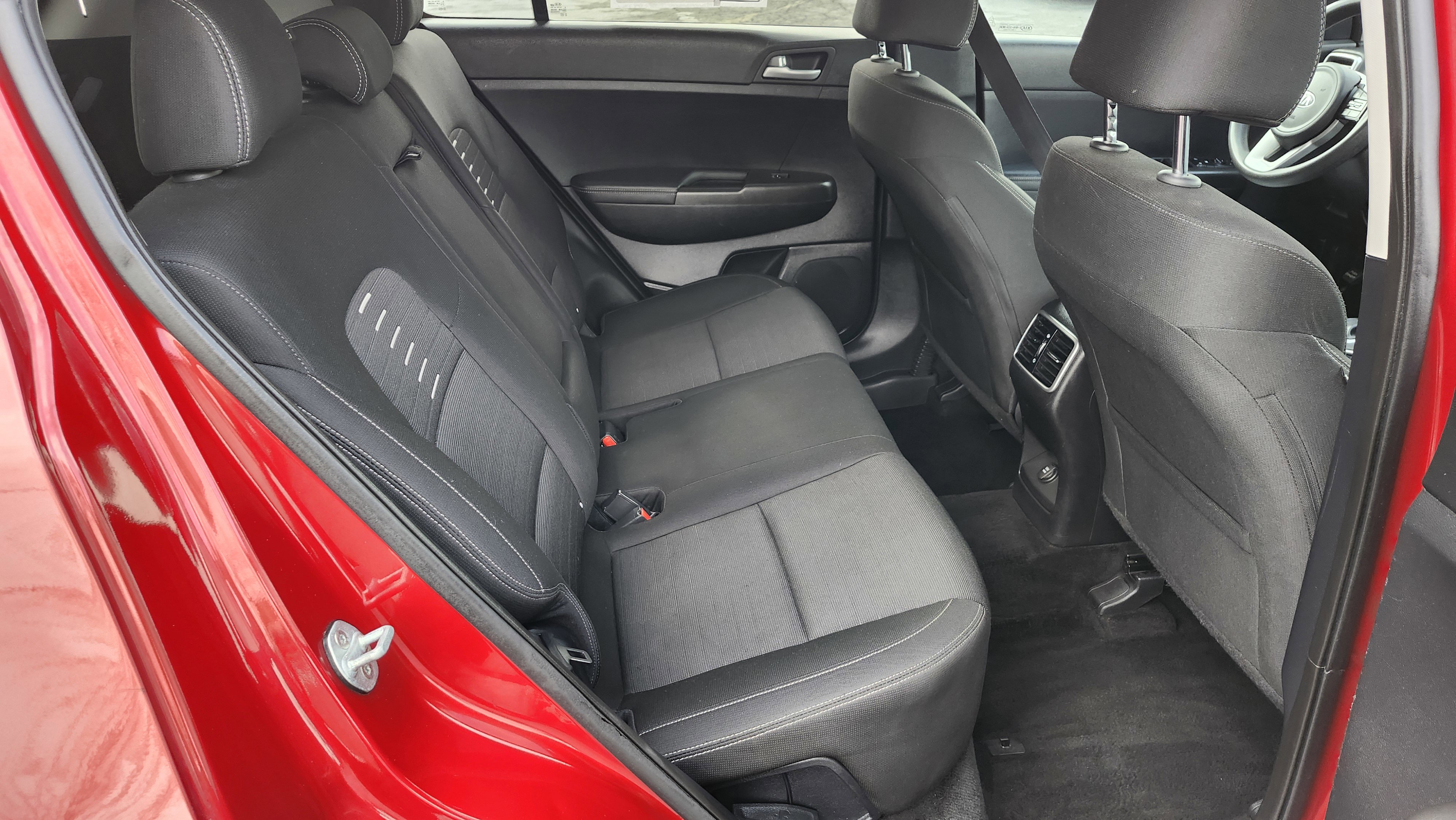 Used 2020 Kia Sportage LX w/ LX Popular Package image 17