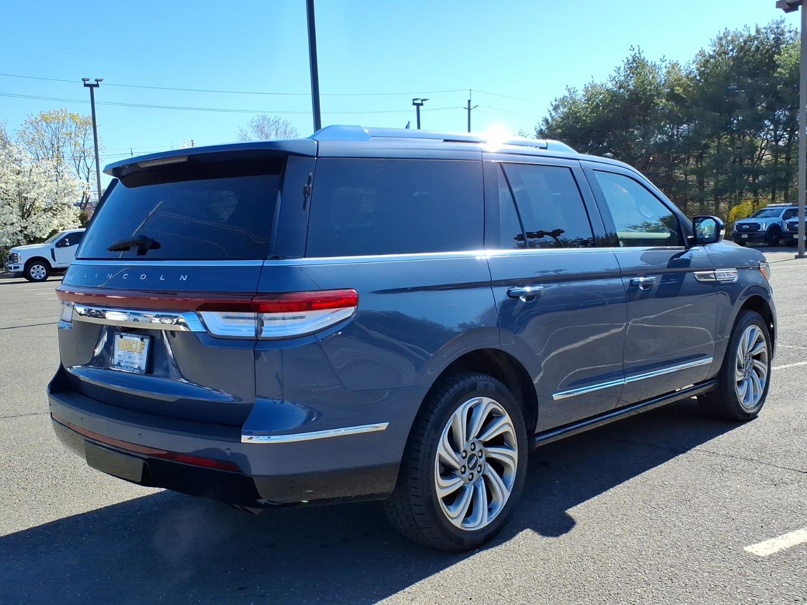 Used 2022 Lincoln Navigator Reserve AWD/4WD image 7